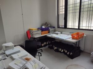 Les préparatifs pour le bon déroulé des élections. L'oraganisation des elections à Villeurbanne sefait dans les locaux.