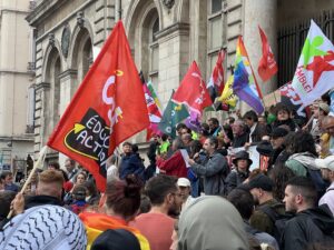 Ce vendredi à Lyon une manifestation s'est déroulé contre le RN sur la place des Terreaux.