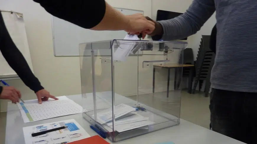 Urne lors des élections à La Réunion